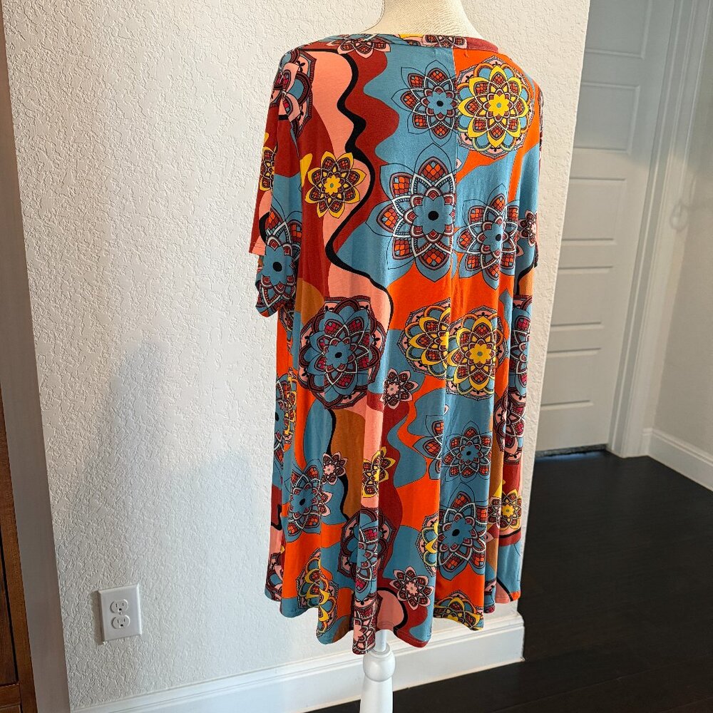 Colorful Top Plus Size 4X - Picture 3 of 7